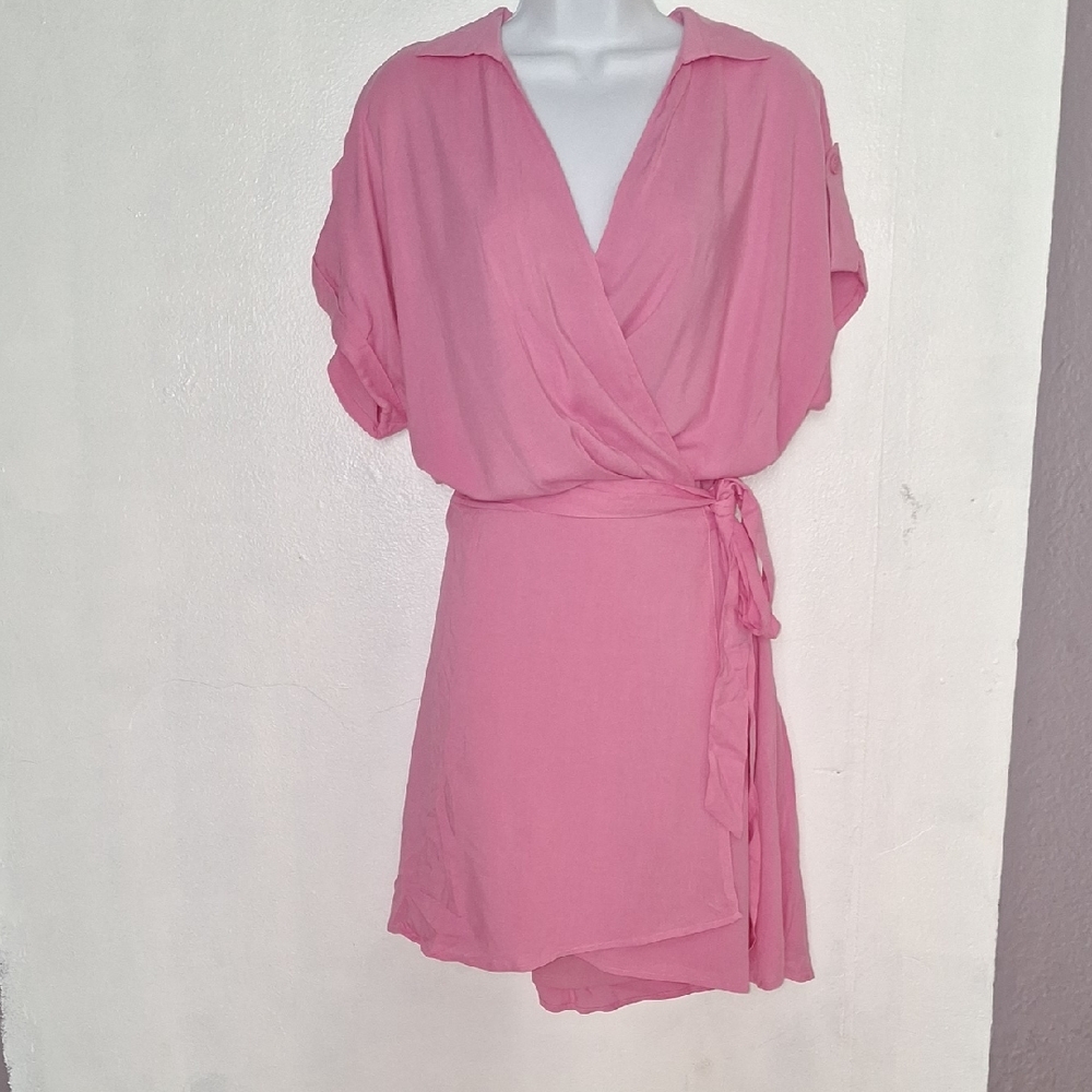Gianni Bini Pink Fabric Detail